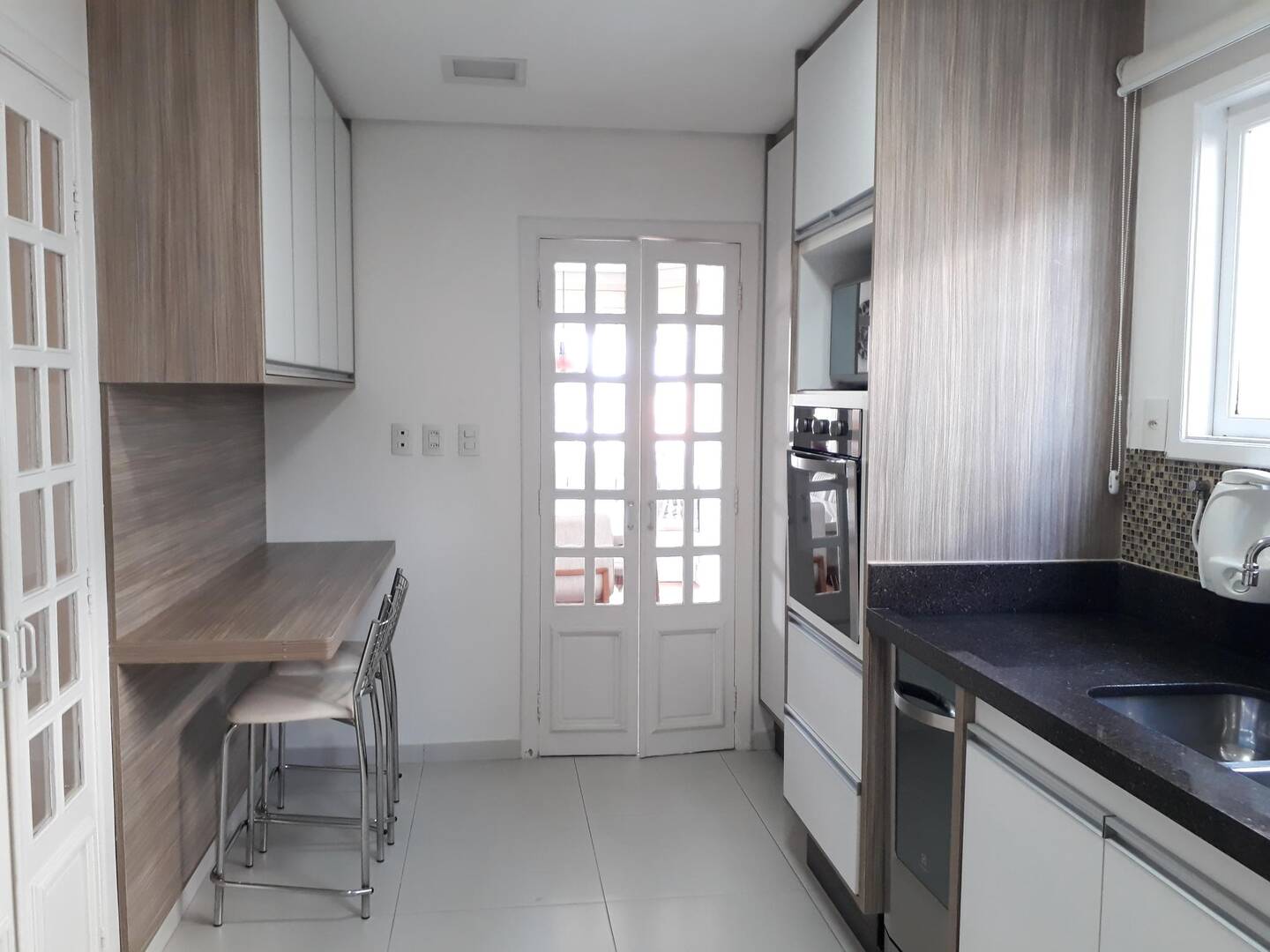 Casa de Condomínio para alugar com 3 quartos, 180m² - Foto 10