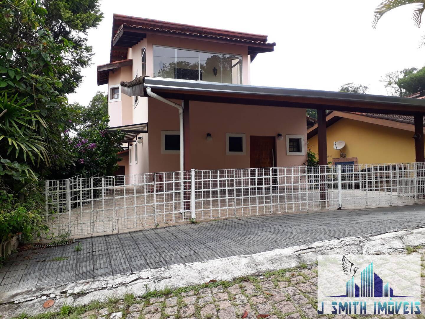 Casa de Condomínio à venda com 3 quartos, 395m² - Foto 1