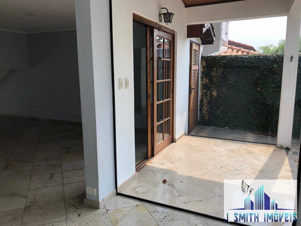 Casa à venda com 4 quartos, 250m² - Foto 14