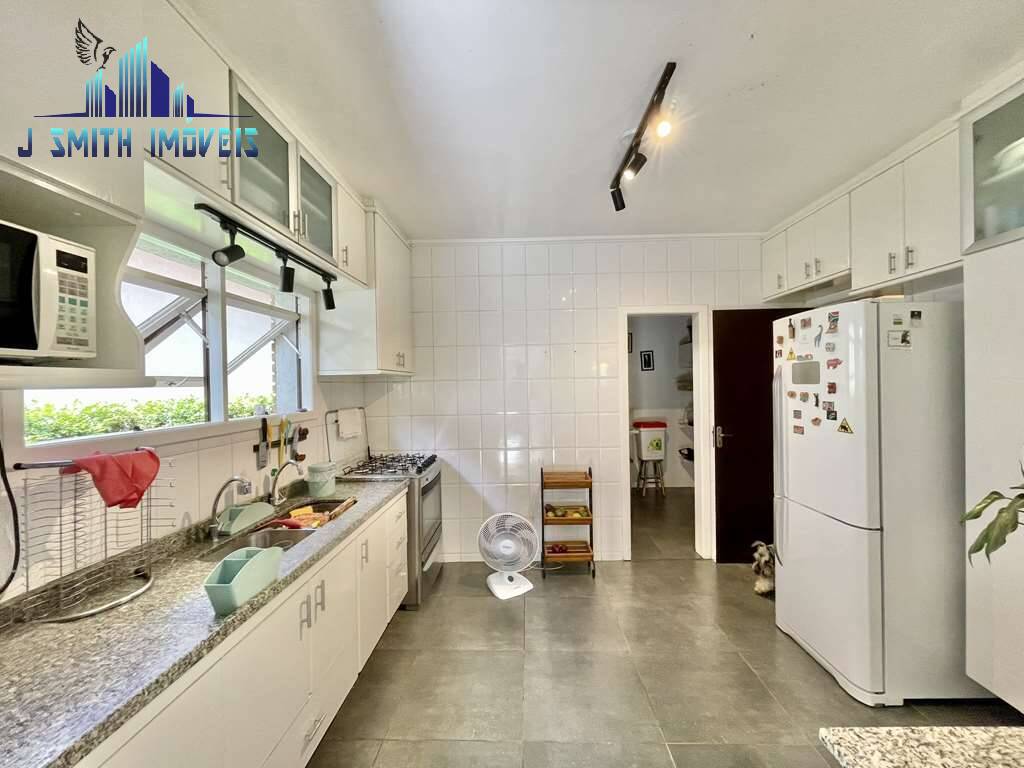 Casa à venda com 4 quartos, 380m² - Foto 6