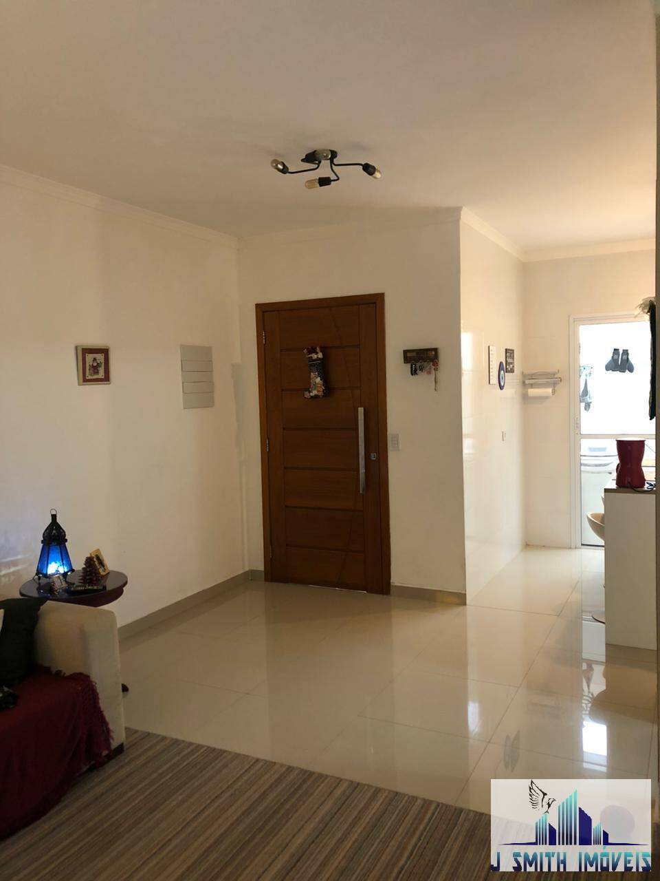 Casa à venda com 2 quartos, 70m² - Foto 2