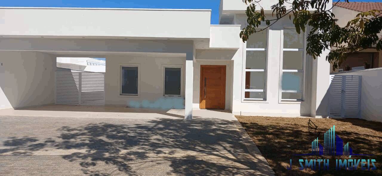 Casa à venda com 3 quartos, 246m² - Foto 1