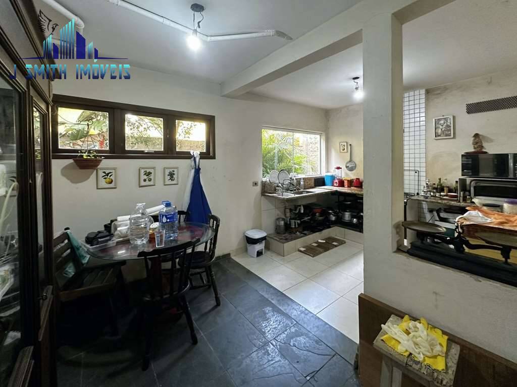 Casa à venda com 4 quartos, 303m² - Foto 14