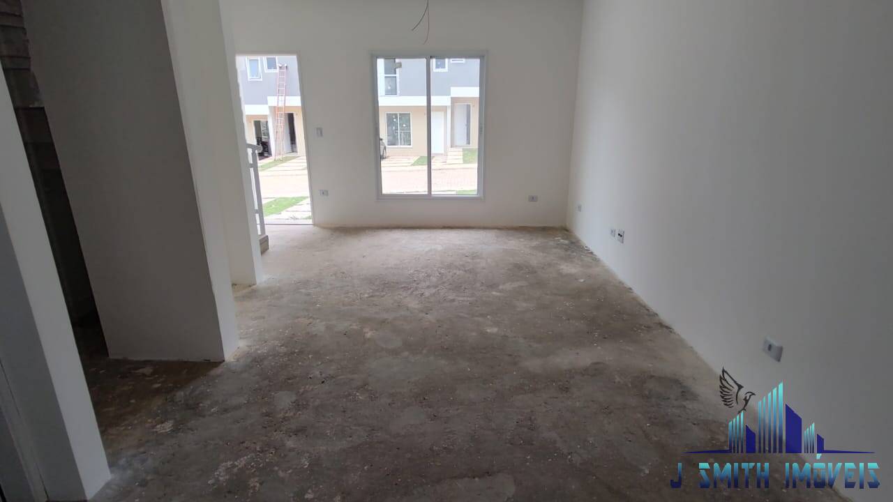 Casa à venda com 3 quartos, 100m² - Foto 2