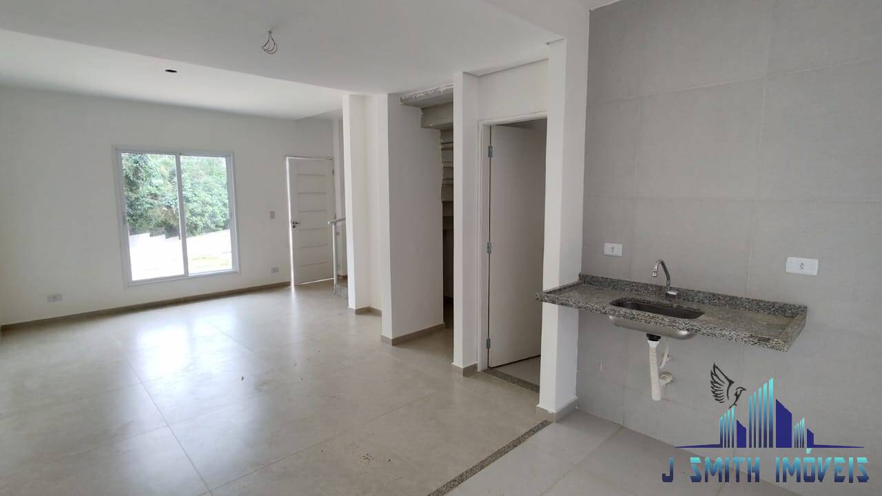 Casa à venda com 2 quartos, 75m² - Foto 4