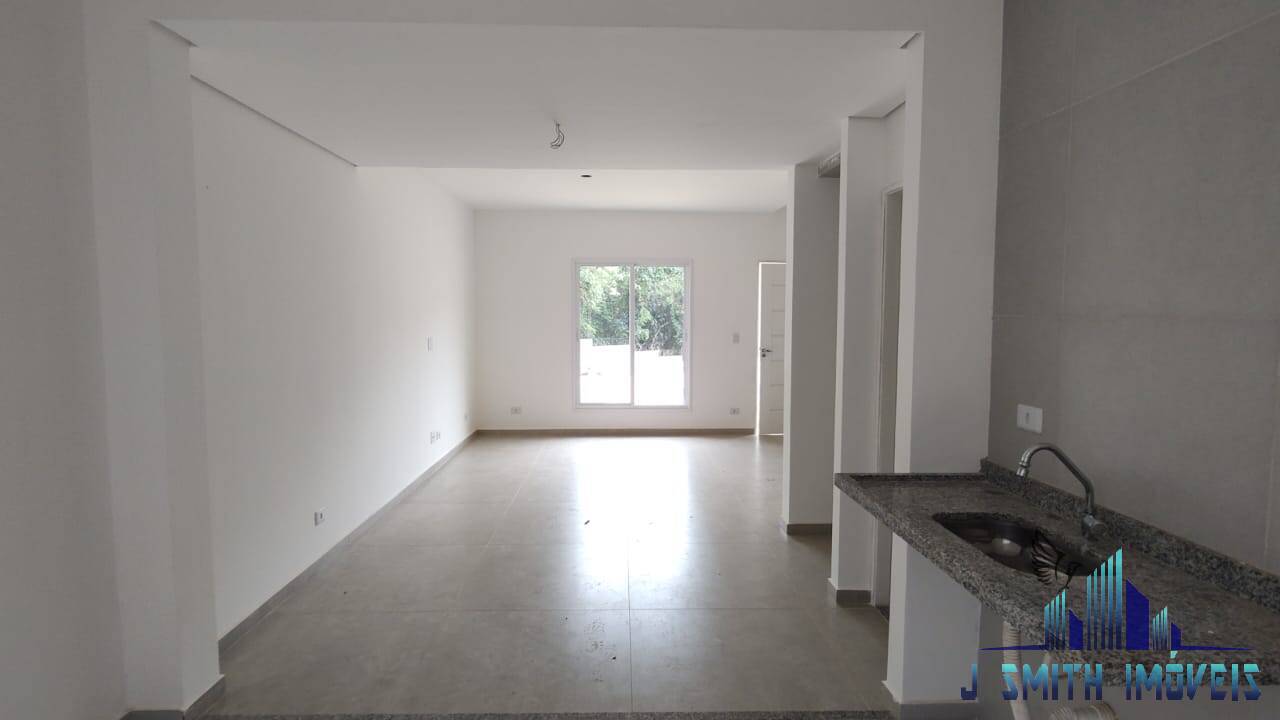 Casa à venda com 2 quartos, 75m² - Foto 2