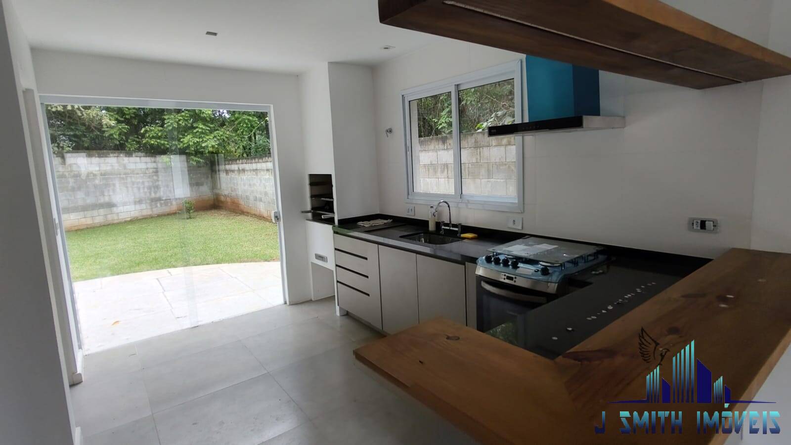 Casa para alugar com 3 quartos, 140m² - Foto 4