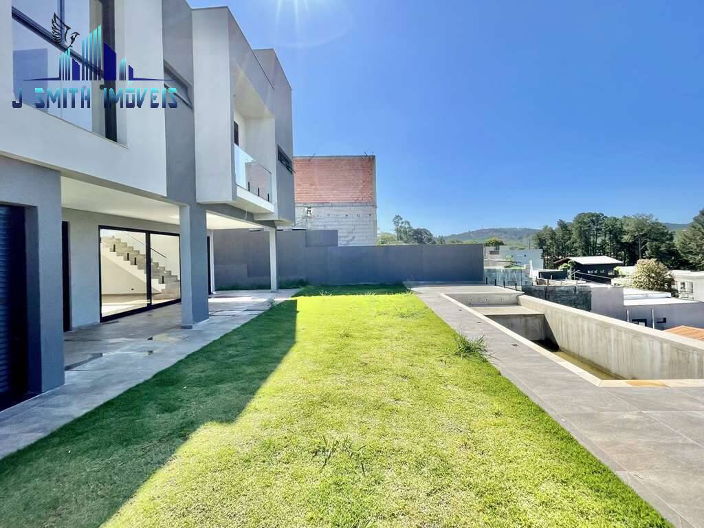 Casa à venda com 3 quartos, 230m² - Foto 2