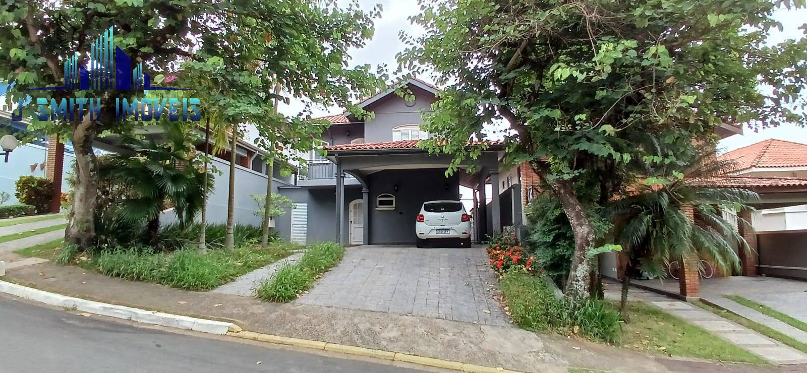 Casa para alugar com 3 quartos, 300m² - Foto 1