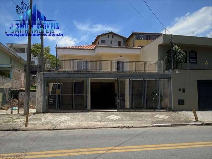 Casa à venda com 3 quartos, 200m² - Foto 1