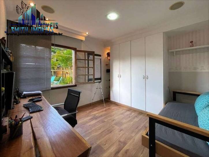 Casa de Condomínio à venda com 4 quartos, 220m² - Foto 32